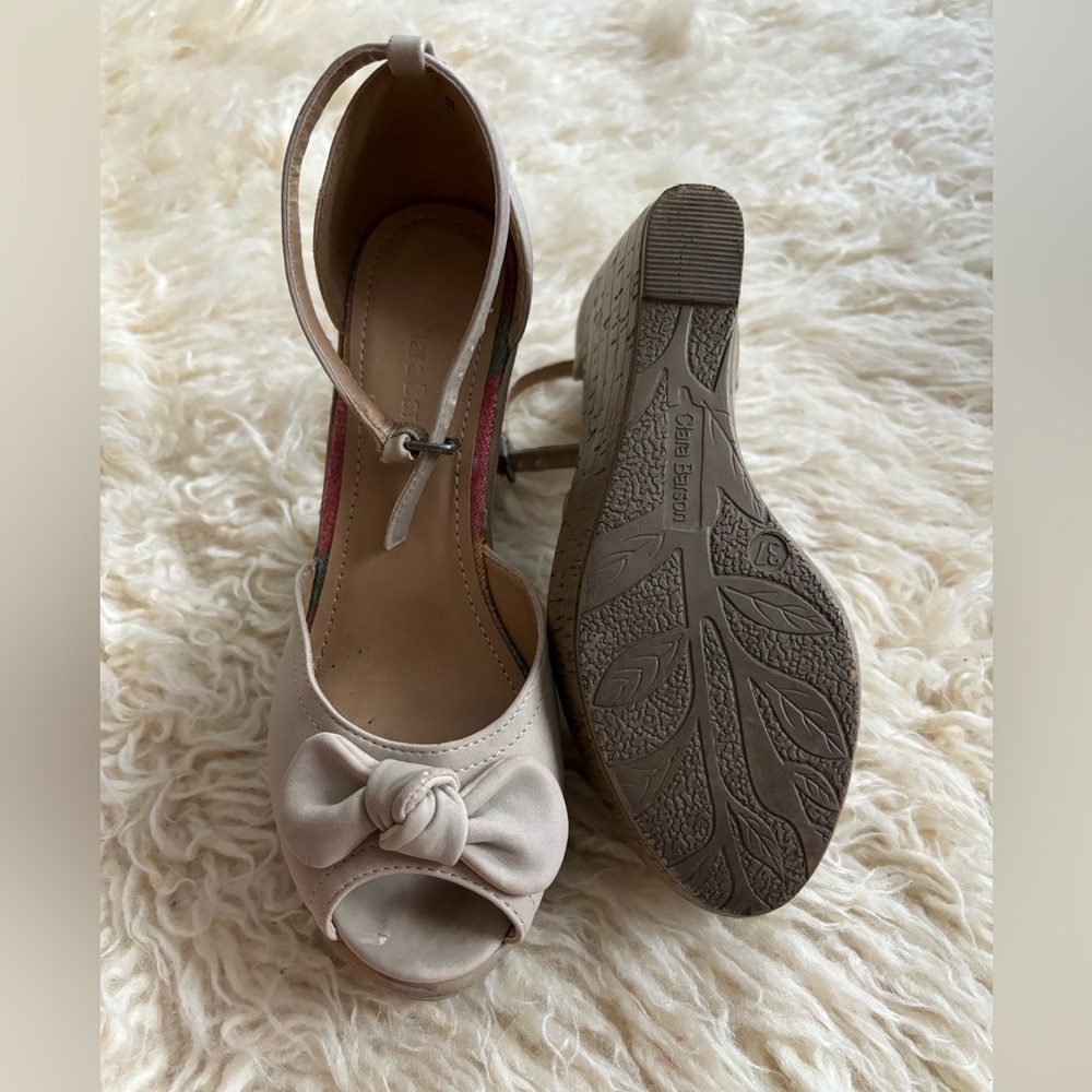 Clara Barson beige wedges